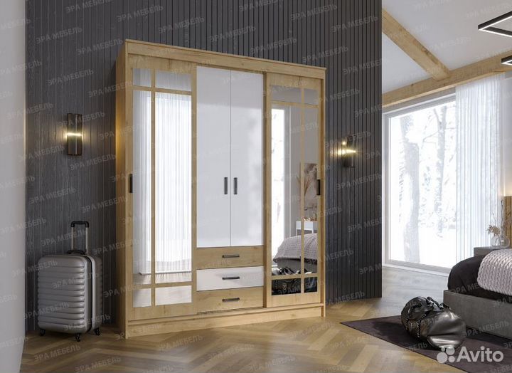 Шкаф-купе с зеркалом