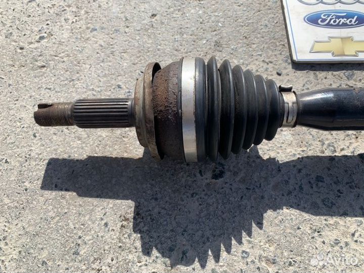 Привод правый Toyota Avensis 3 седан 270 1 2010