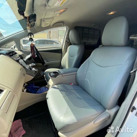 Чехлы Toyota Prius Alpha