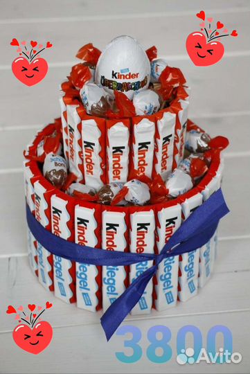 Подарок торт из киндеров