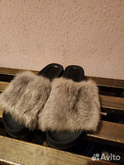 Трендовые тапки-шлепки с мехом