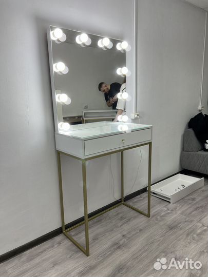 Гримерный стол