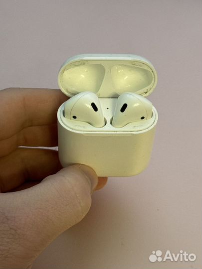 Airpods 1 поколения