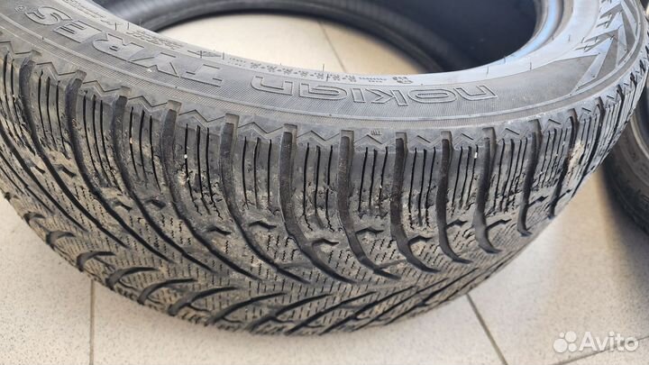 Nokian Tyres WR SUV 4 275/45 R21