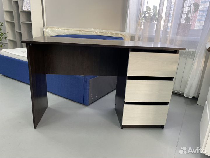 Письменный стол
