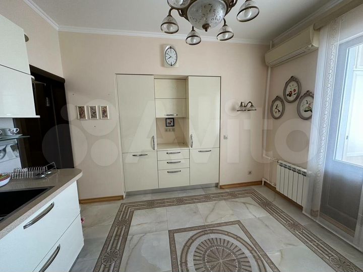 3-к. квартира, 80 м², 7/16 эт.