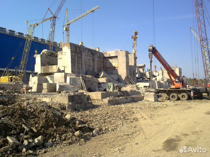 Демонтаж стен зданий и домов