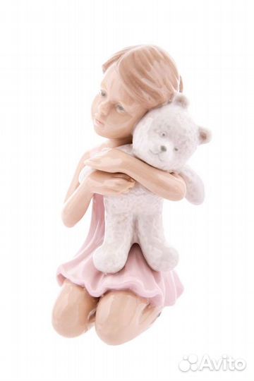 Статуэтка фарфор