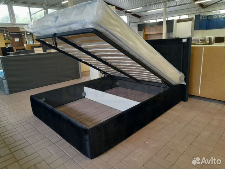 Кровать двуспальная в наличии