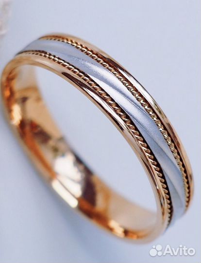 Золотые обручальные кольца