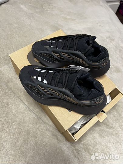 Новые кроссовки Adidas Yeezy boost 700 V3 Оригинал