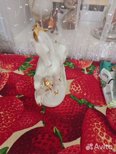 Статуэтка конь лошадь