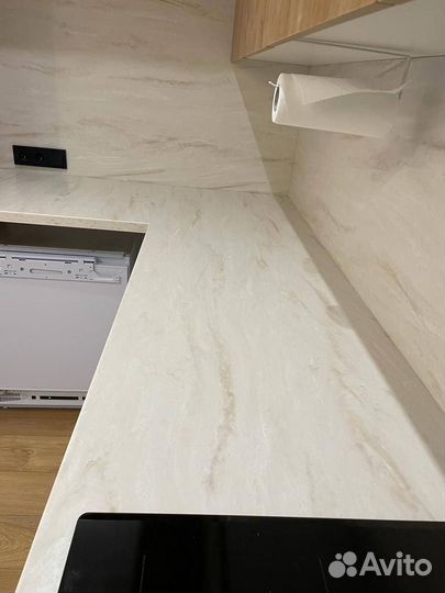 Столешницы из камня (кварц, акрил) на кухню / ванную