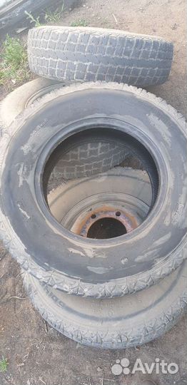 Грузовые шины бу на 16