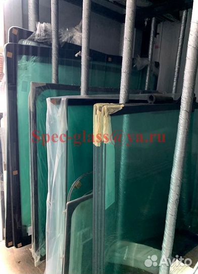 Стекло переднее на Hitachi 180/210 - 470