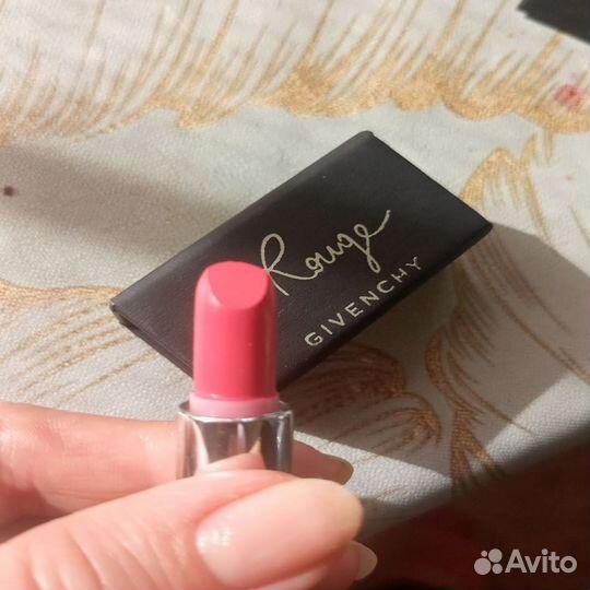 Помада givenchy le rouge