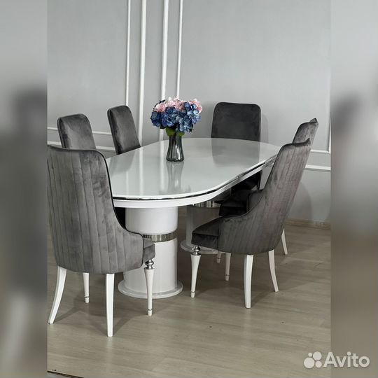 Стол и стулья новинка