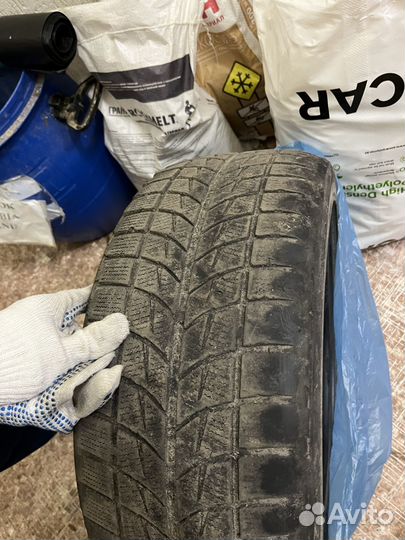 Bridgestone Blizzak WS-80 235/45 R17 94R
