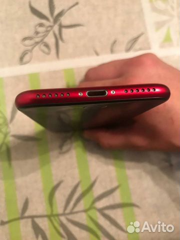 iPhone se2022 64 красный