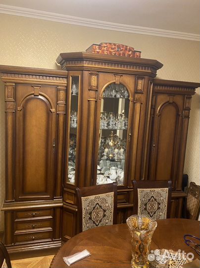 Шкаф сервант