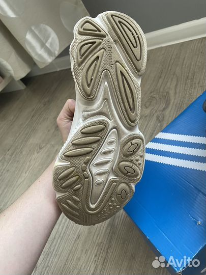 Кроссовки Adidas ozweego