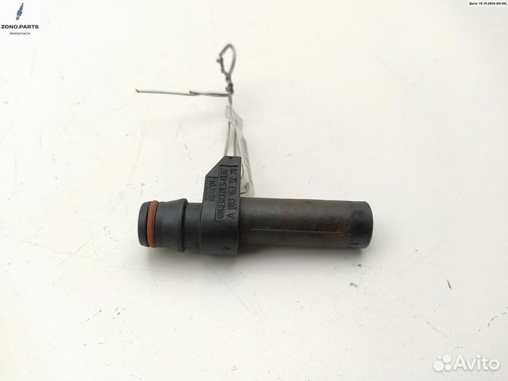 Датчик положения коленвала 0031537428 на Mercedes W202 (C)