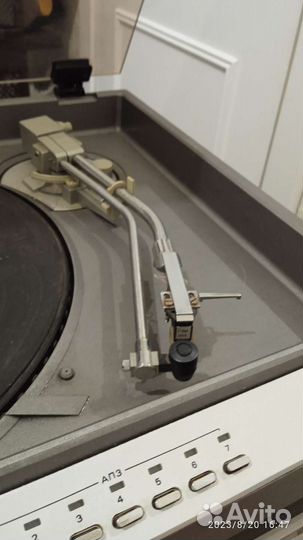 Усилитель, проигрыватель винила, колонки