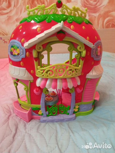 Домик Шарлотты землянички