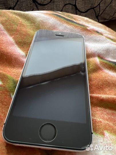 iPhone SE, 32 ГБ