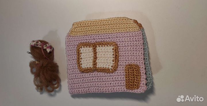 Вязаный домик книжка и кукла подарок на новый год