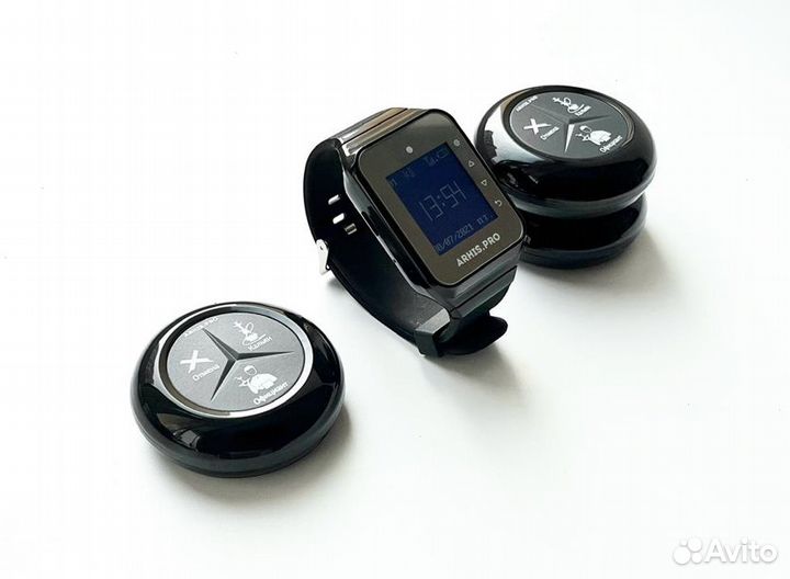 Кнопка вызова официанта с часами в кальянную