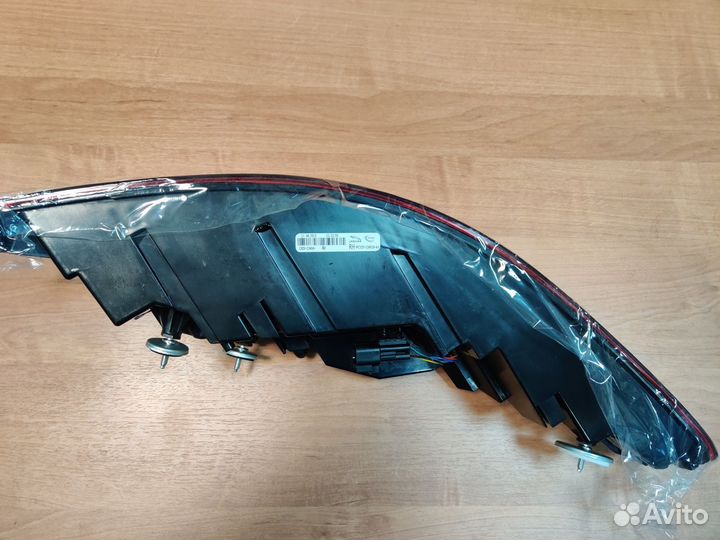 Фонарь задний правый внешний Jaguar XF