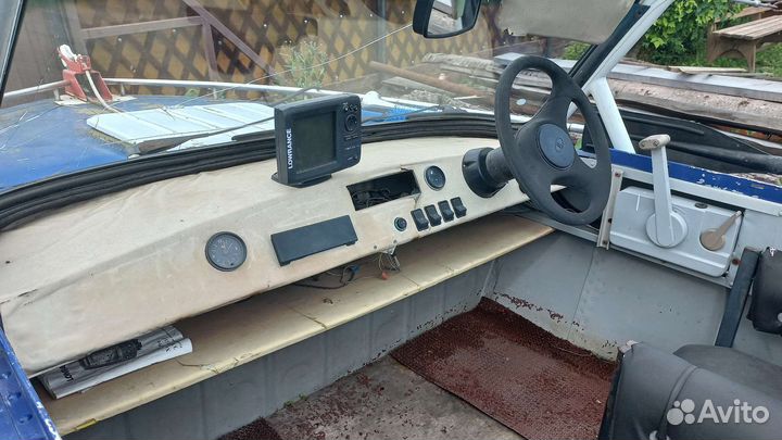 Лодка с мотором