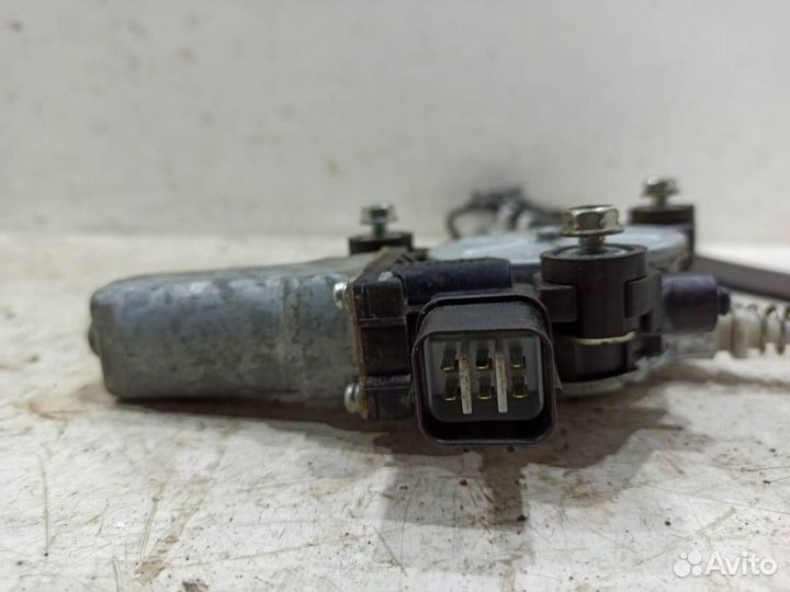 Стеклоподъемник электрический задний левый