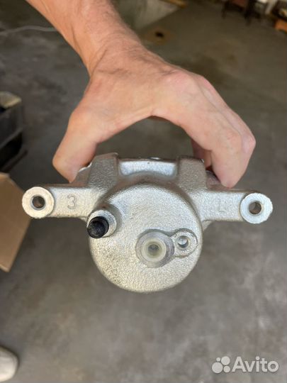 Суппорт тормозной Toyota Corolla ST4775012490