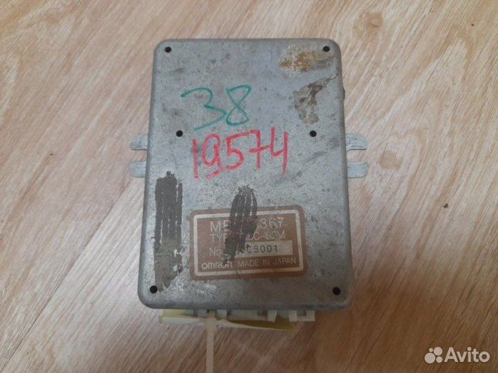 Блок комфорта Mitsubishi Sigma 1990-1996