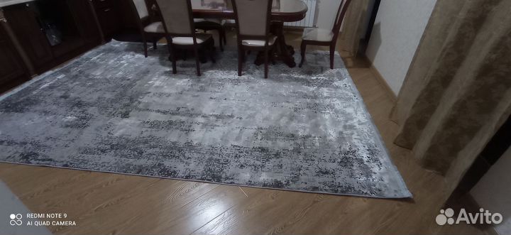 Стол и 8 стульев