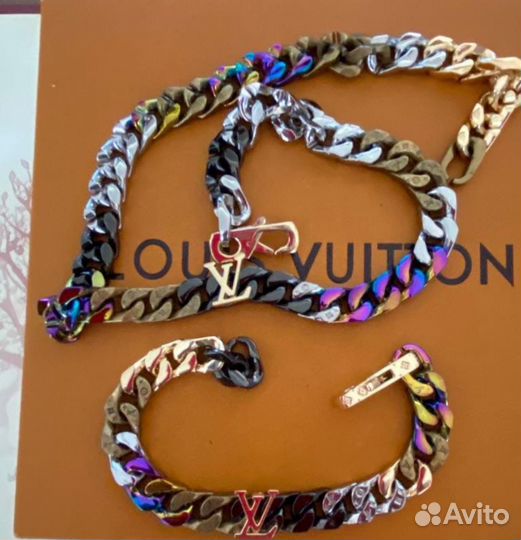 Колье с браслетом LV