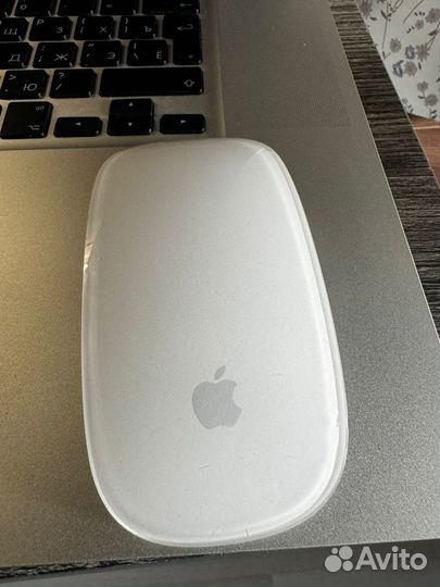 Apple macbook pro 17 2011