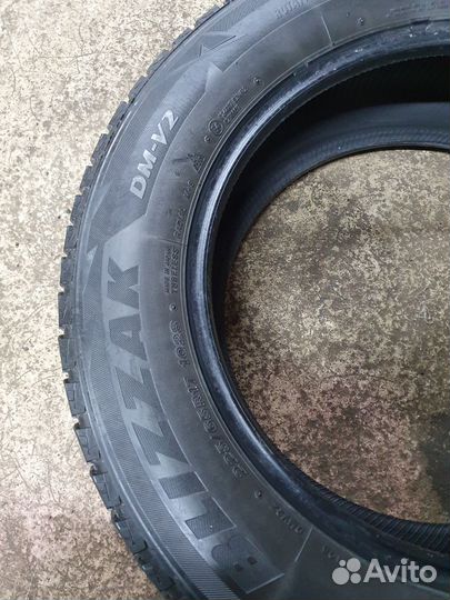 Bridgestone Blizzak DM-V2 225/65 R17 102S