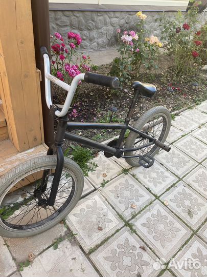 Трюковой велосипед bmx черный