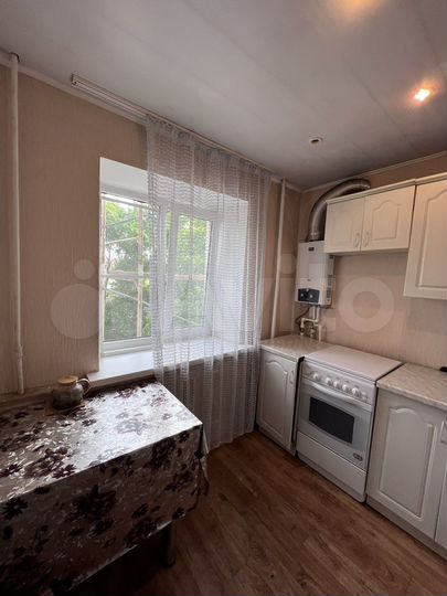 3-к. квартира, 60 м², 3/6 эт.