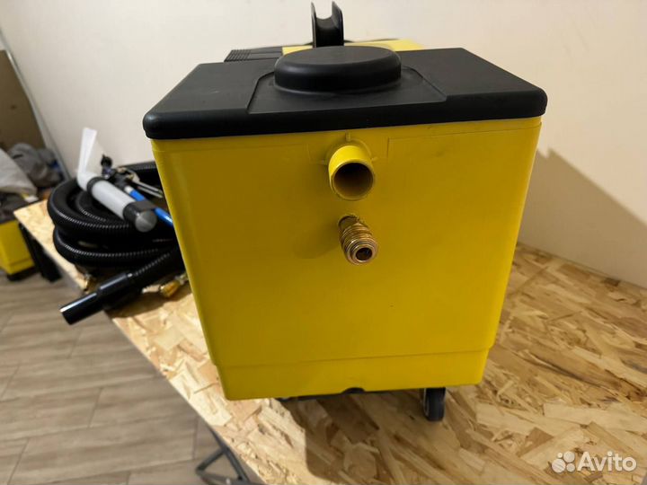 Моющий пылесос karcher