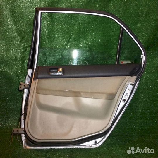 Дверь задняя правая Седан Mitsubishi Lancer Lancer IX CS2A CS5A Серебро вмятина