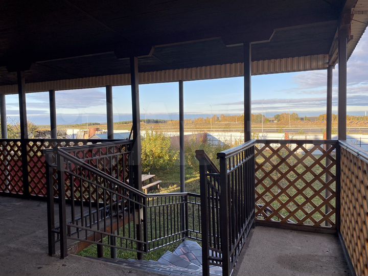 Коттедж 228,8 м² на участке 10 сот.