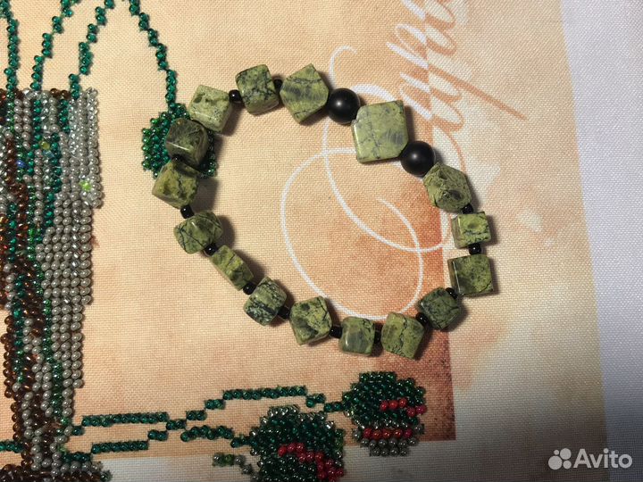 Браслеты из змеевика