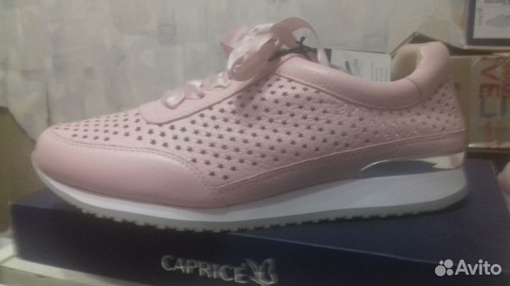 Кроссовки caprice новые размер 39