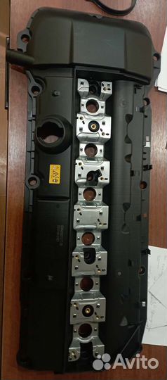 Клапанная крышка BMW