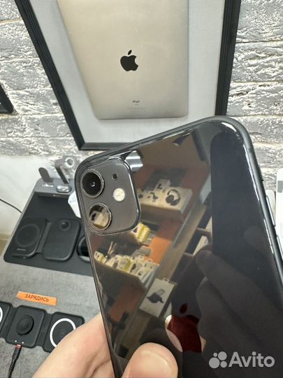 iPhone 11, 64 ГБ