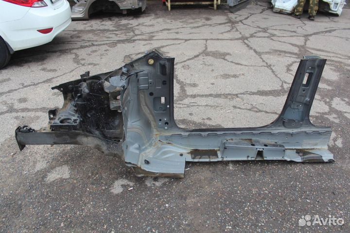 Четверть передний правый Skoda Rapid 1.6 MPI AT